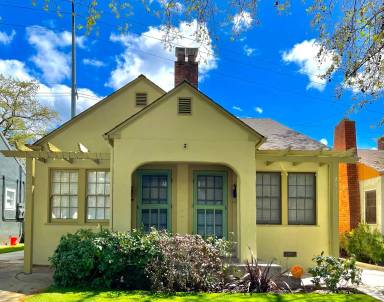Main picture of 2711 Freeport Blvd