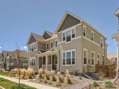 Main picture of 451 Zeppelin Way