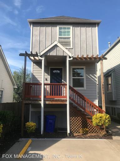 Main picture of 8009 SE Morrison St