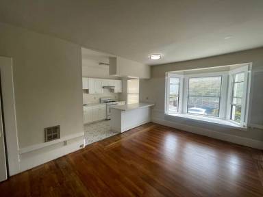Main picture of 100 20th Ave