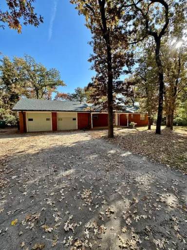 Main picture of 1508 N Fordson Dr