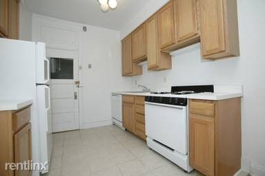 Main picture of 535 W Wellington Ave