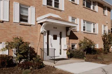 Main picture of 3514 Hennepin Ave