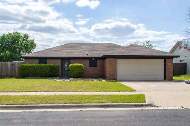 Main picture of 3902 Sawtooth Dr