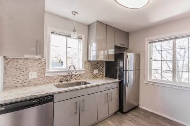 Main picture of 2401 Walnut St