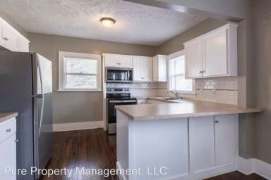 Main picture of 674 N 48th St