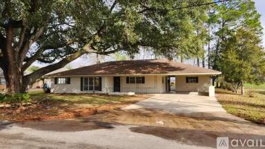 Main picture of 2964 Main St