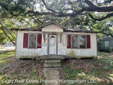 Main picture of 301 Thelma Dr