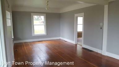 Main picture of 695 44th St