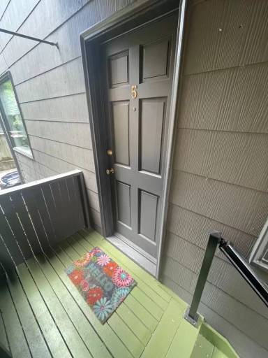 Main picture of 1415 E John St