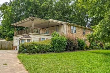 Main picture of 105 Westbury Dr SW