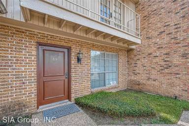 Main picture of 6111 Beverlyhill St