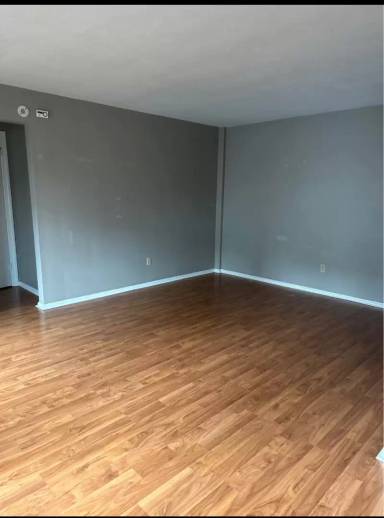 Main picture of 19406 Van Aken Blvd