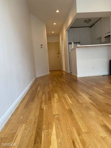 Main picture of 244 E. Houston