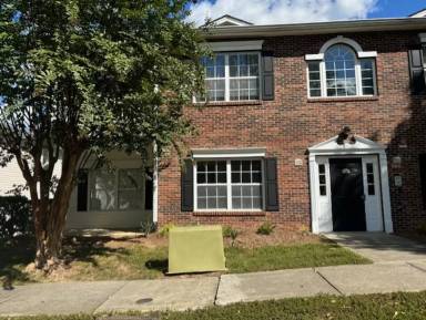 Main picture of 21229 Hickory St