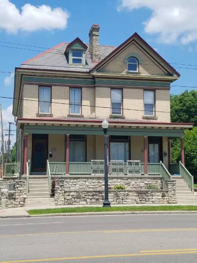 Main picture of 802 E Main St