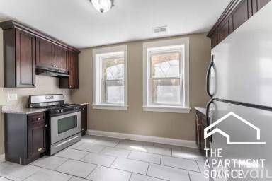 Main picture of 2616 N Harding Ave