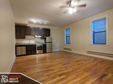 Main picture of 3737 N Hermitage Ave