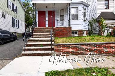 Main picture of 49 Welland Ave