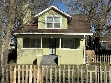 Main picture of 3533 Balsam Ave