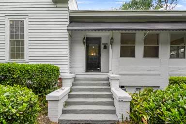 Main picture of 1394 Ross St