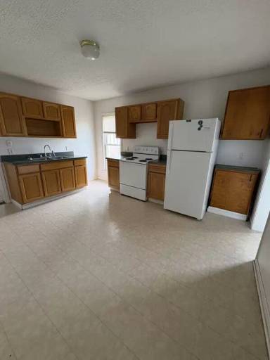 Main picture of 900 Highland Ave