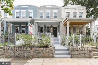 Main picture of 1423 Montello Ave NE