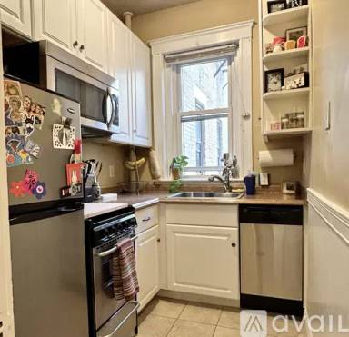 Main picture of 1568 Commonwealth Ave