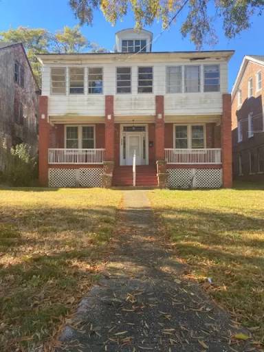Main picture of 216 N Jefferson St