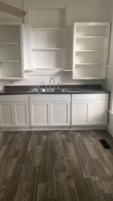 Main picture of 1601 Columbus Ave