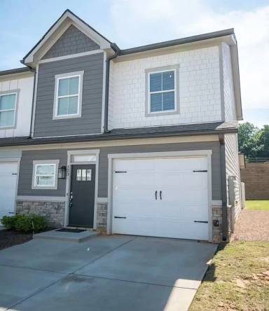 Main picture of 123 Magnolia Pl