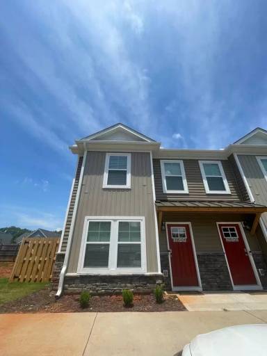 Main picture of 235 Pendleton Rd