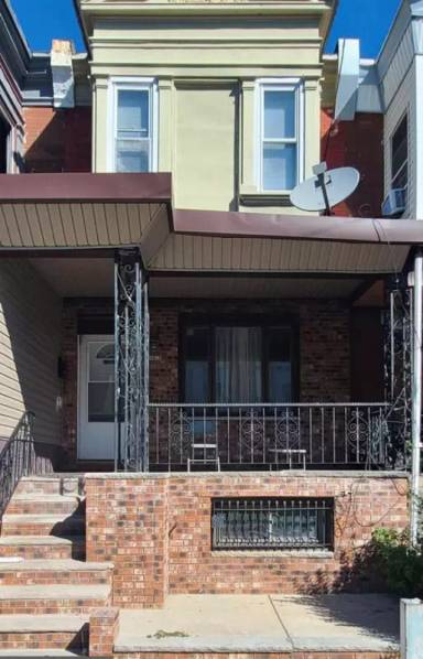 Main picture of 5813 Norfolk St