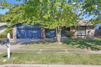 Main picture of 412 W Austin St