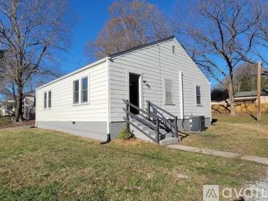 Main picture of 705 Windsor St