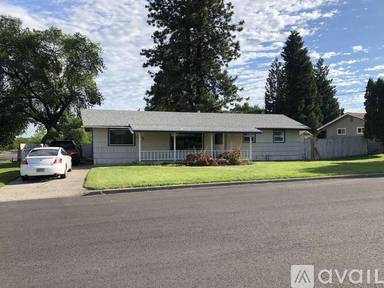 Main picture of 107 E Astor Dr