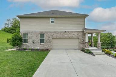 Main picture of 225 Pointe Oakwood Way