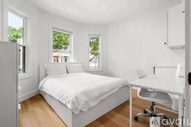 Main picture of 621 E 8th St