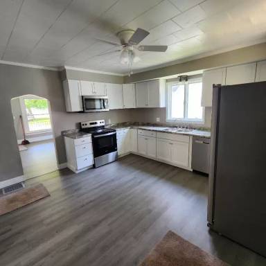 Main picture of 811 Lynn St