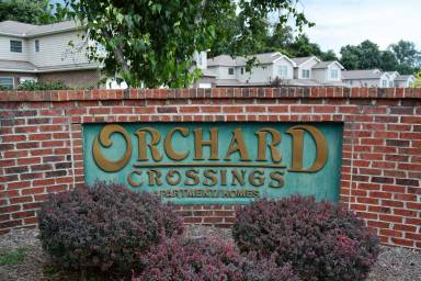 Main picture of 300 Orchard Xing
