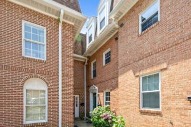 Main picture of 512 S Veitch St