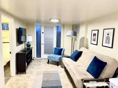 Main picture of 2044 College Ave