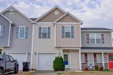 Main picture of 302 Cedar Island Trl