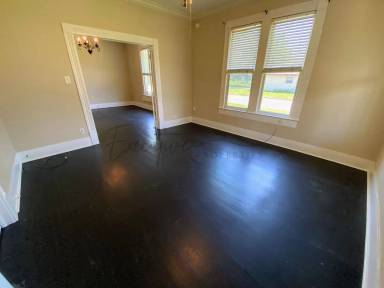 Main picture of 702 11th St