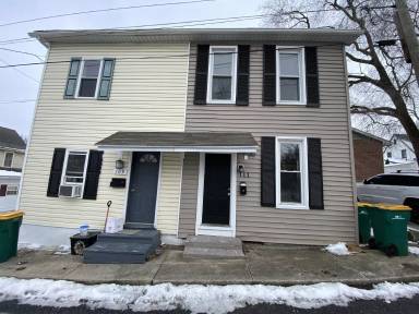 Main picture of 111 Middle St
