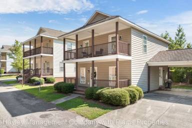 Main picture of 919 Annalue Dr