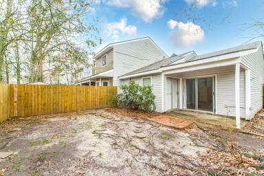 Main picture of 14216 Woodlands Dr