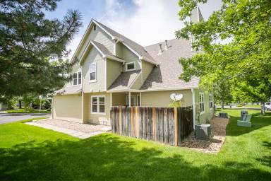 Main picture of 9010 Zephyr Ct