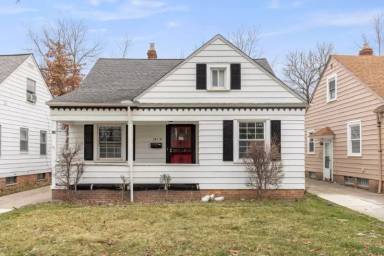 Main picture of 18119 Mapleboro Ave