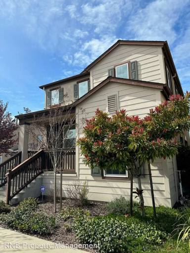 Main picture of 3025 Village Center Dr